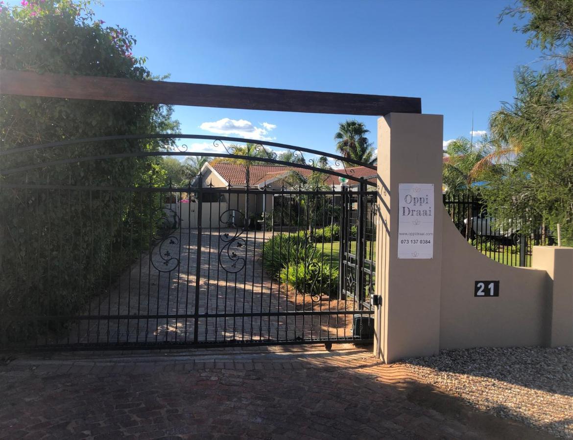 Oppi Draai Guesthouse Oudtshoorn Luaran gambar