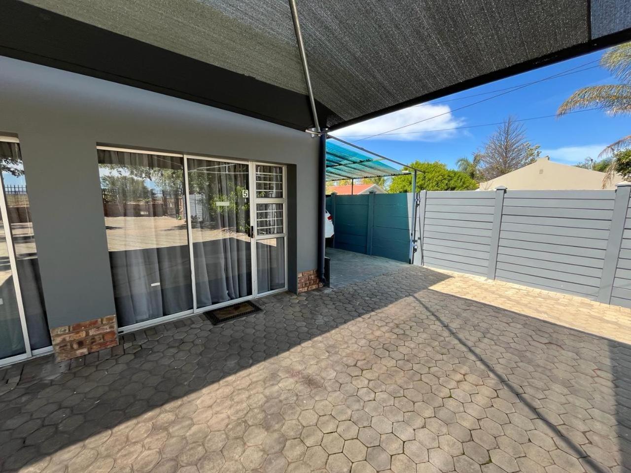 Oppi Draai Guesthouse Oudtshoorn Luaran gambar